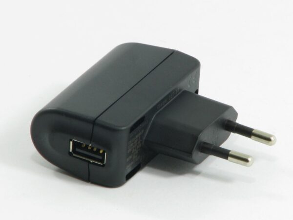 ORIGINAL TRAVEL CHARGER CST 80 USB 700mA